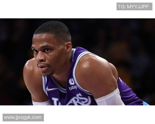 威少拒绝在湖人球衣上签名引热议美网友调侃他难以面对昔日球队经历